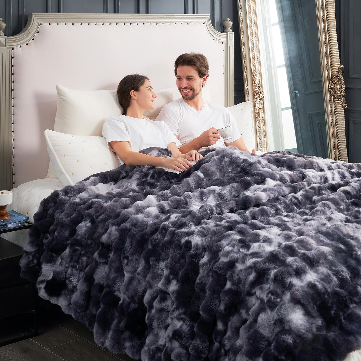Faux Fur Throw Blanket Soft Plush Bubble Blanket for Couch Sofa Bedroom Living Room